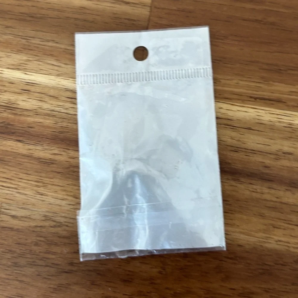 Small keychain “BE SAFE DON’T DO ST..‎ SH..” MOM keychain